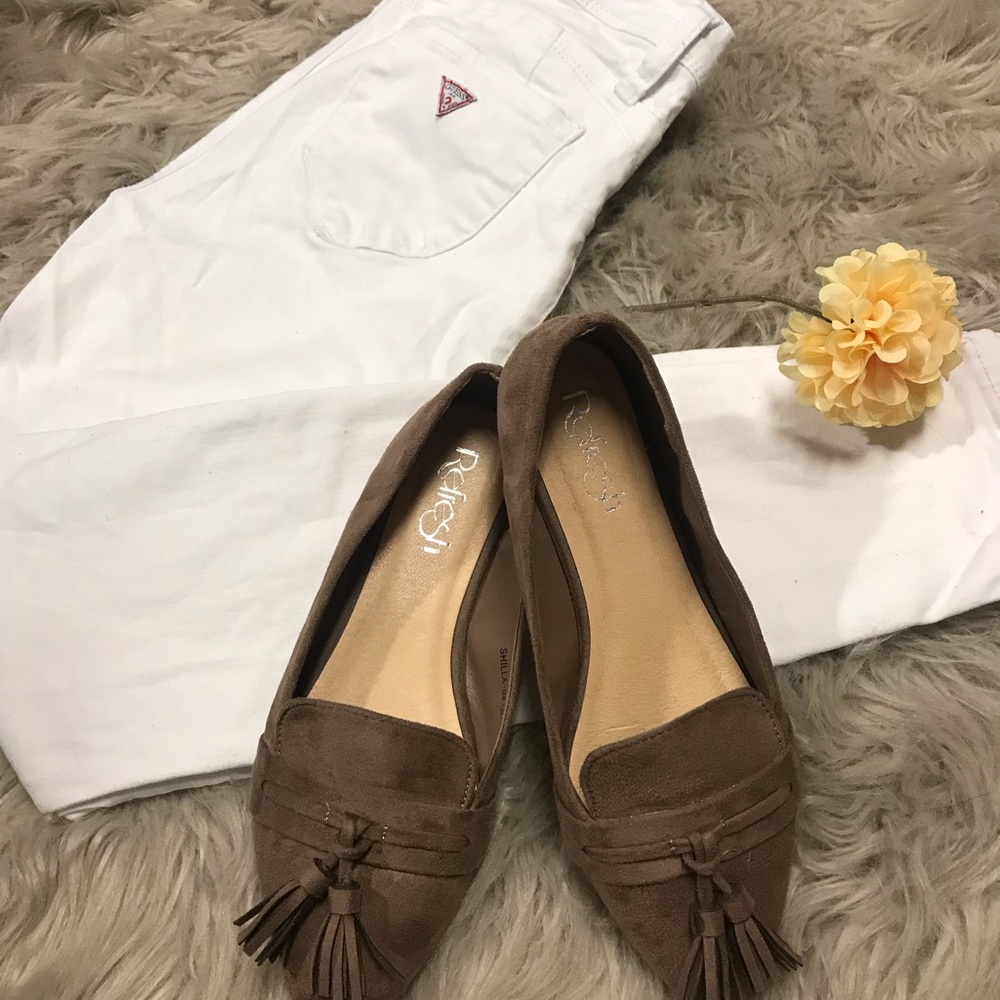 Tan/brown suede women’s flats